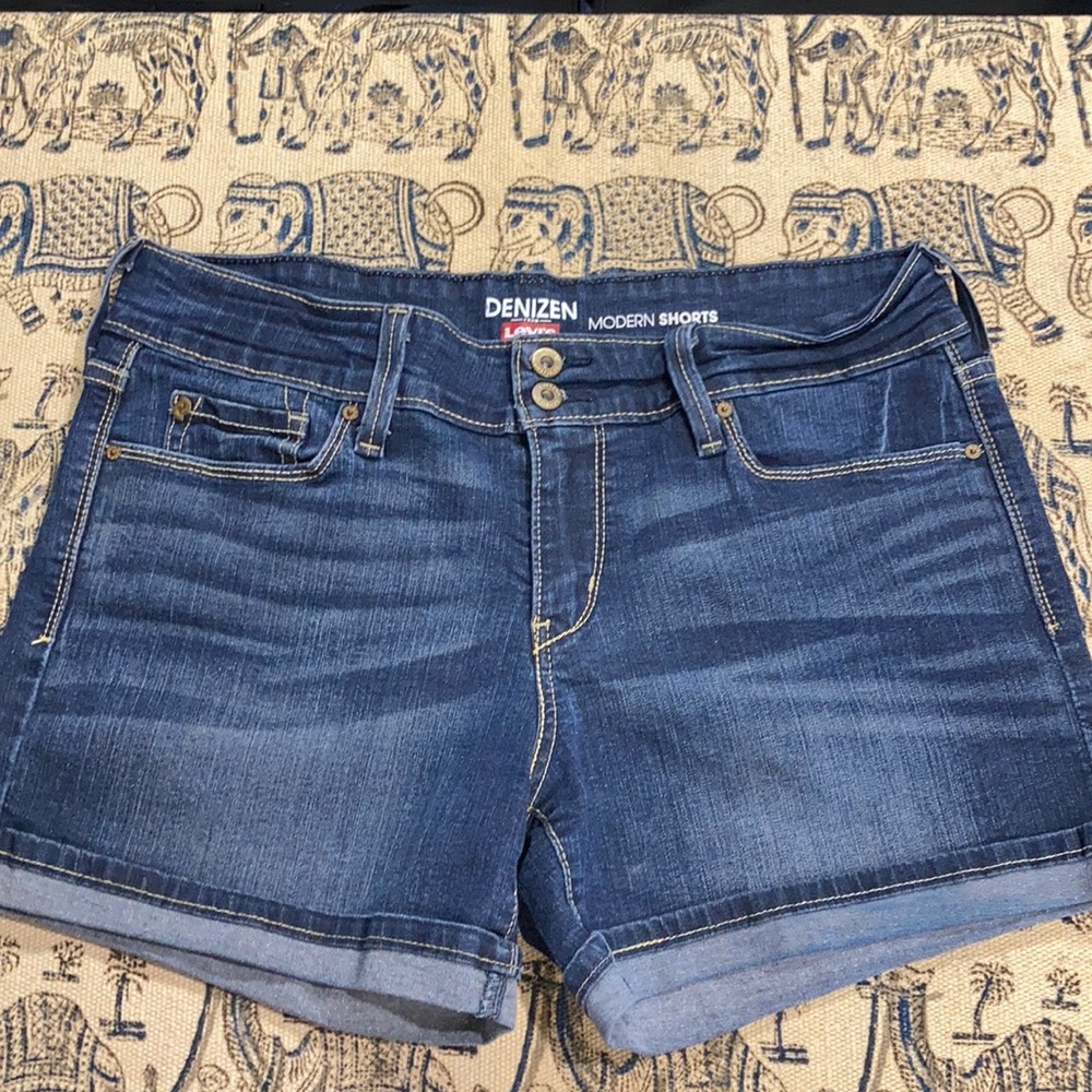 Denizen from Levi’s shorts size 28